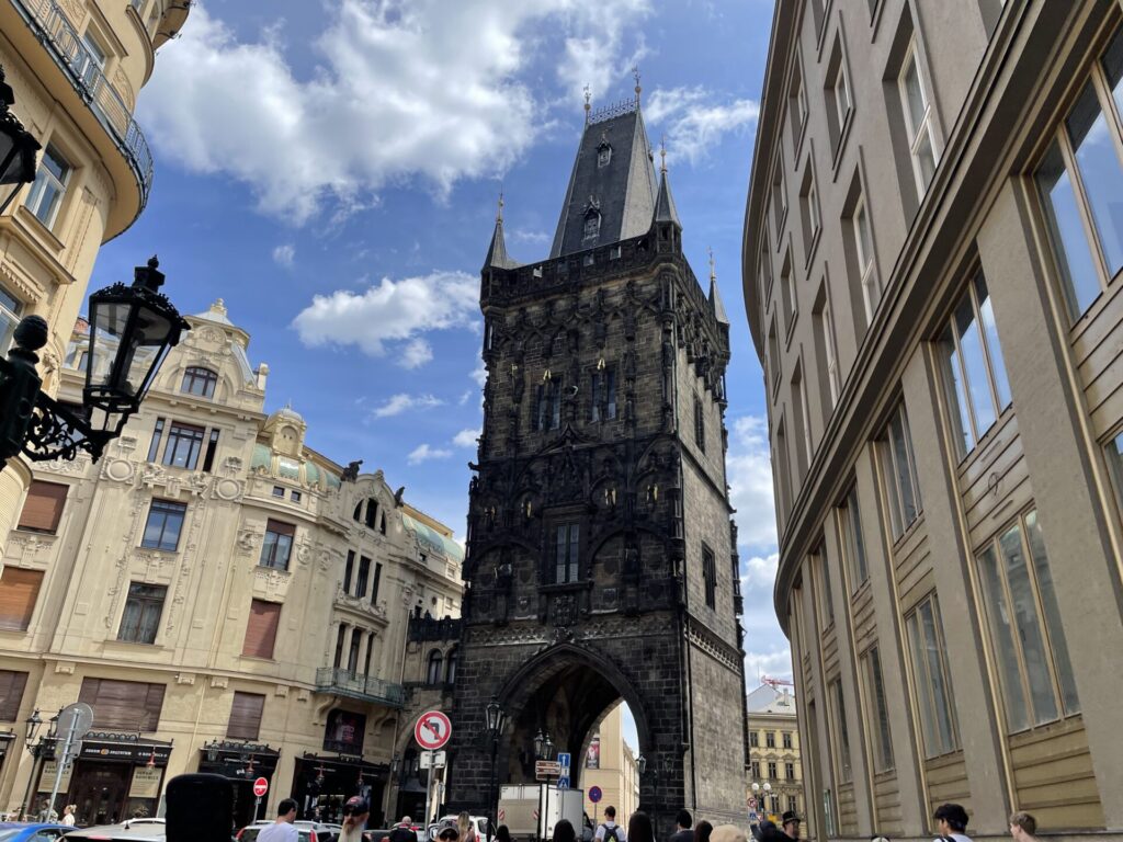 プラハ旧市街　火薬塔