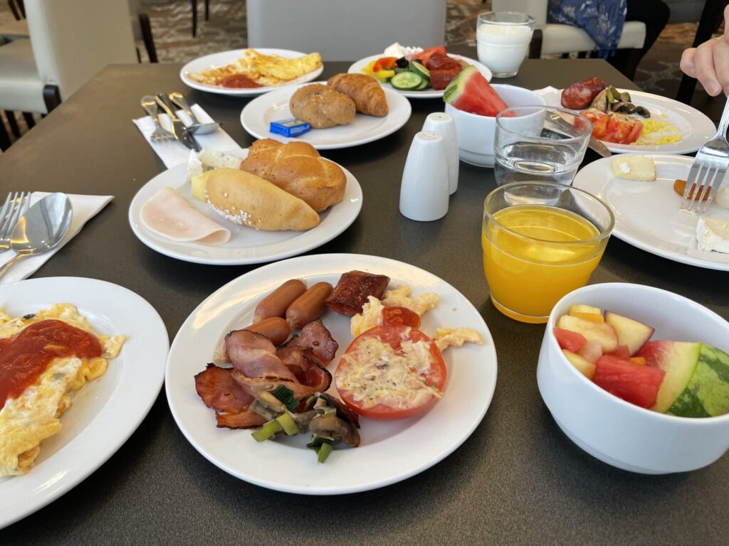 プラハのホテルの朝食ブッフェ